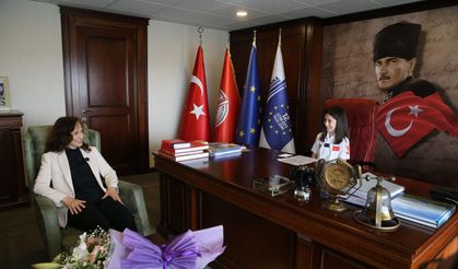 Minik Yürekler Makam Koltuğunda