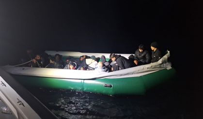 Karaburun Civarında 22 Göçmen Kurtarıldı