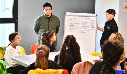 İzmir Çocuk Meclisi İzmir'in Geleceği İçin İş Başında