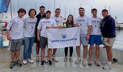 Yaşar Üniversitesi Yelken Takımı’ndan Çifte Zafer