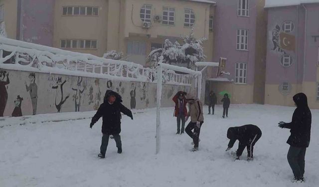 Adıyaman’da okullar tatil yollar kapalı