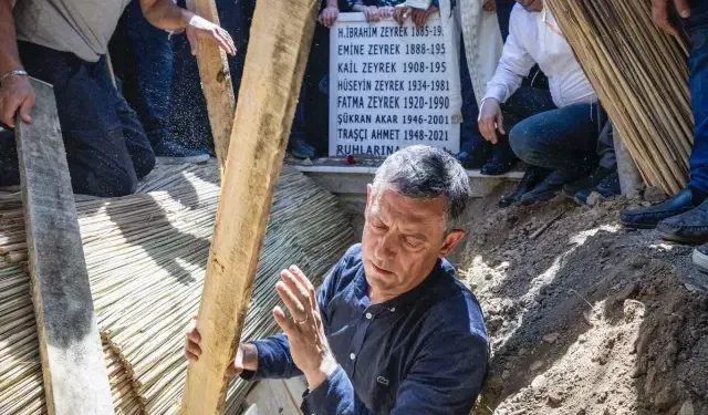Özgür Özel, Zeyrek’in Tabutunu Mezara Kendi İndirdi