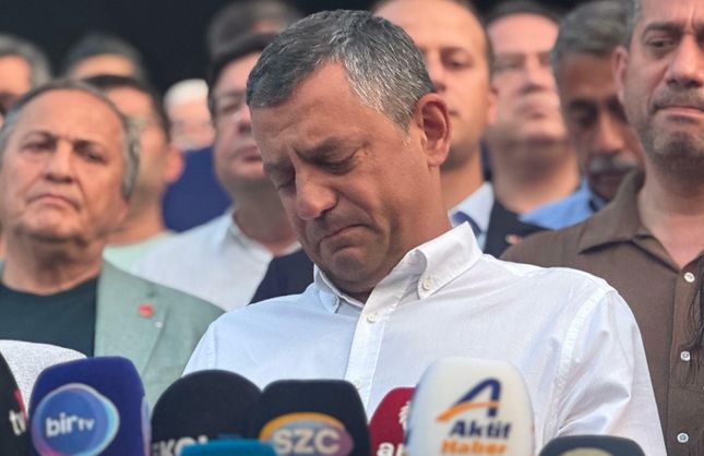 Özgür Özel: "Aklımın ve Kalbimin Yarısını Kaybettim"